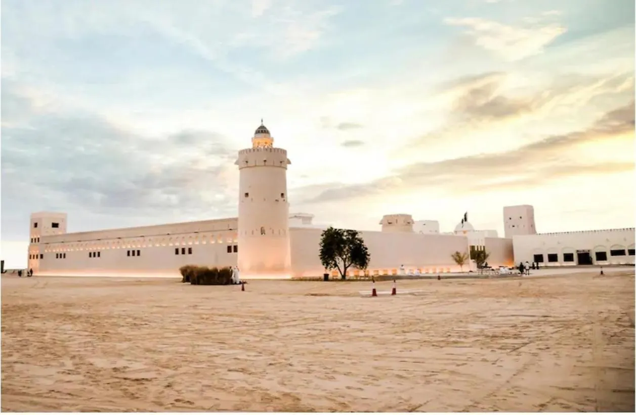 Abu Dhabi Center - Unique Bed Space 0*, Abú Dhabí
