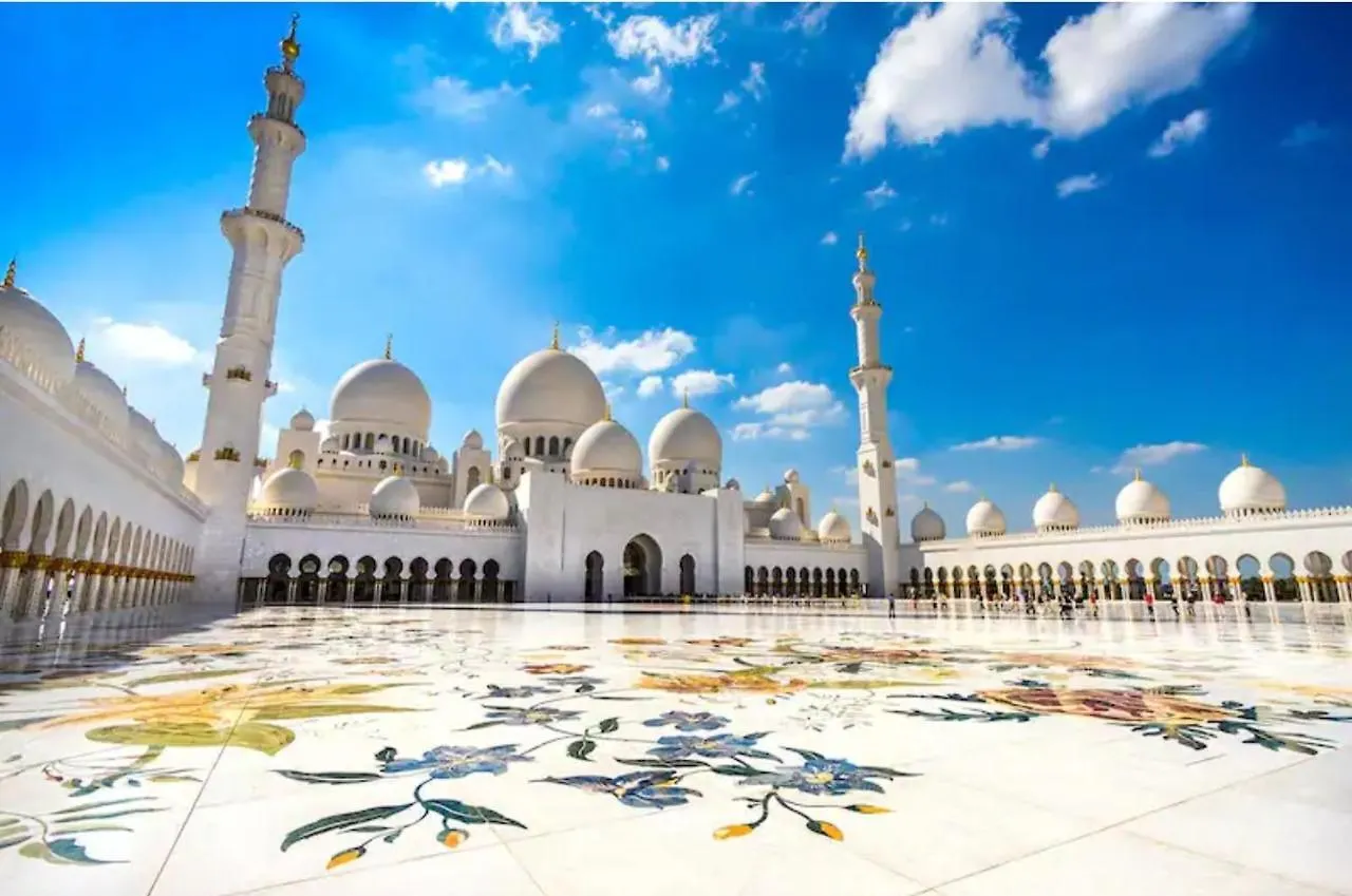 Abu Dhabi Center - Unique Bed Space Hostel